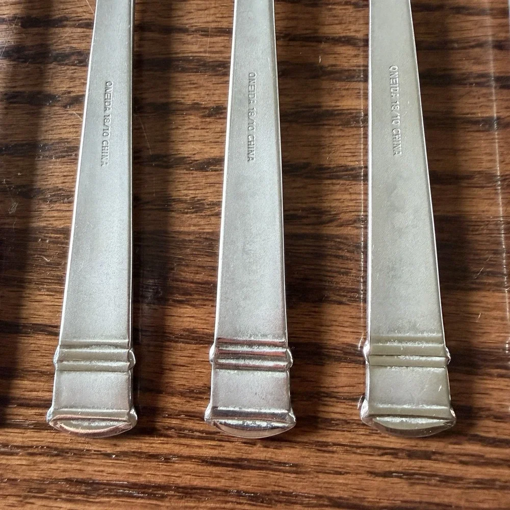 Set Of 5 Oneida Tiramisu Salad Forks Frosted Stainless Steel Flatware 7 1/4
